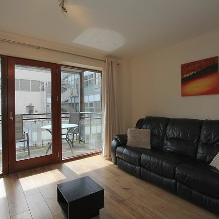 Point Village Modern Apartment Дублин Экстерьер фото