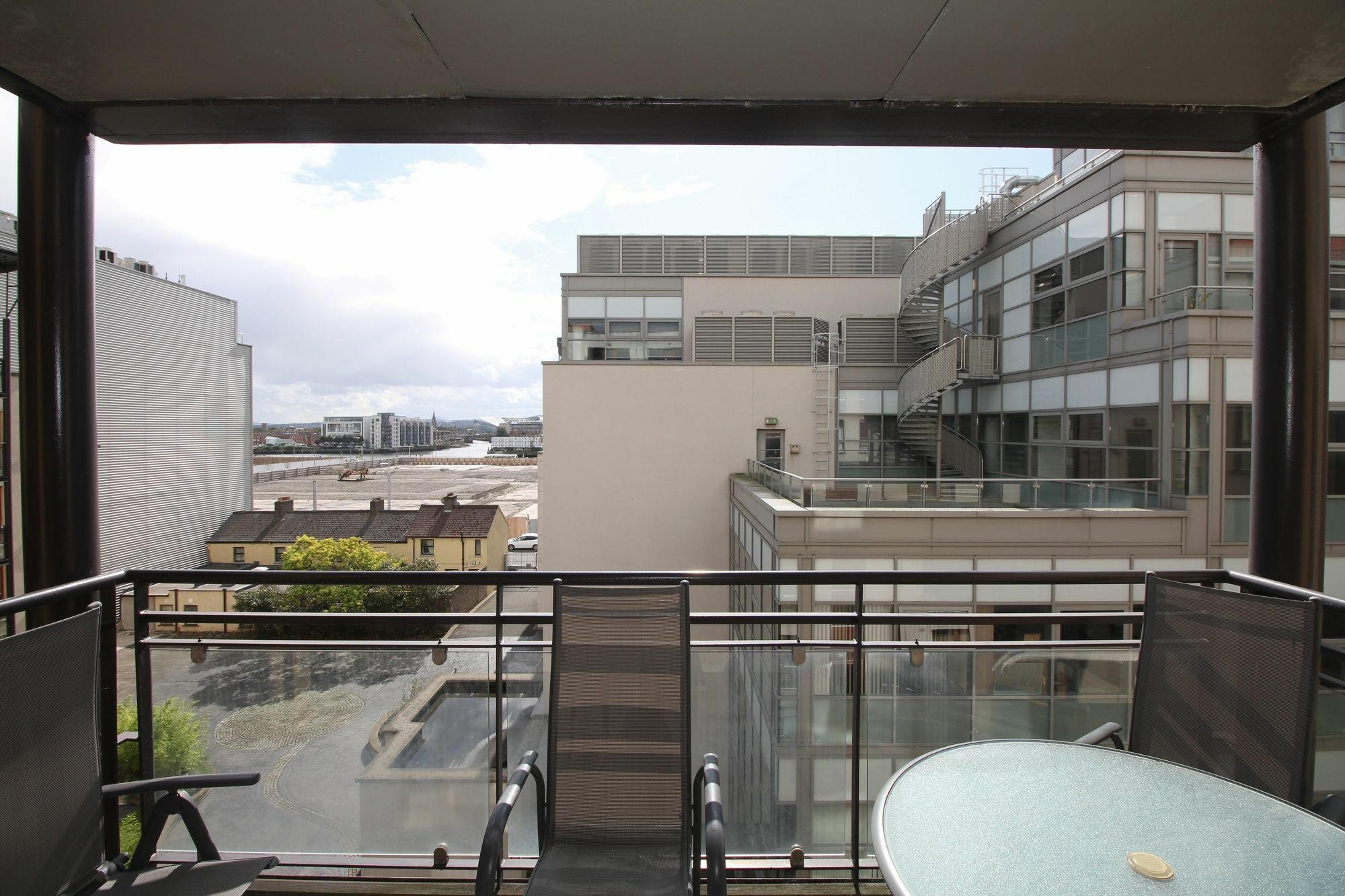 Point Village Modern Apartment Дублин Экстерьер фото